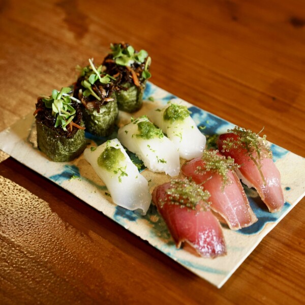 与那原の幸を詰めた軍艦3種盛り